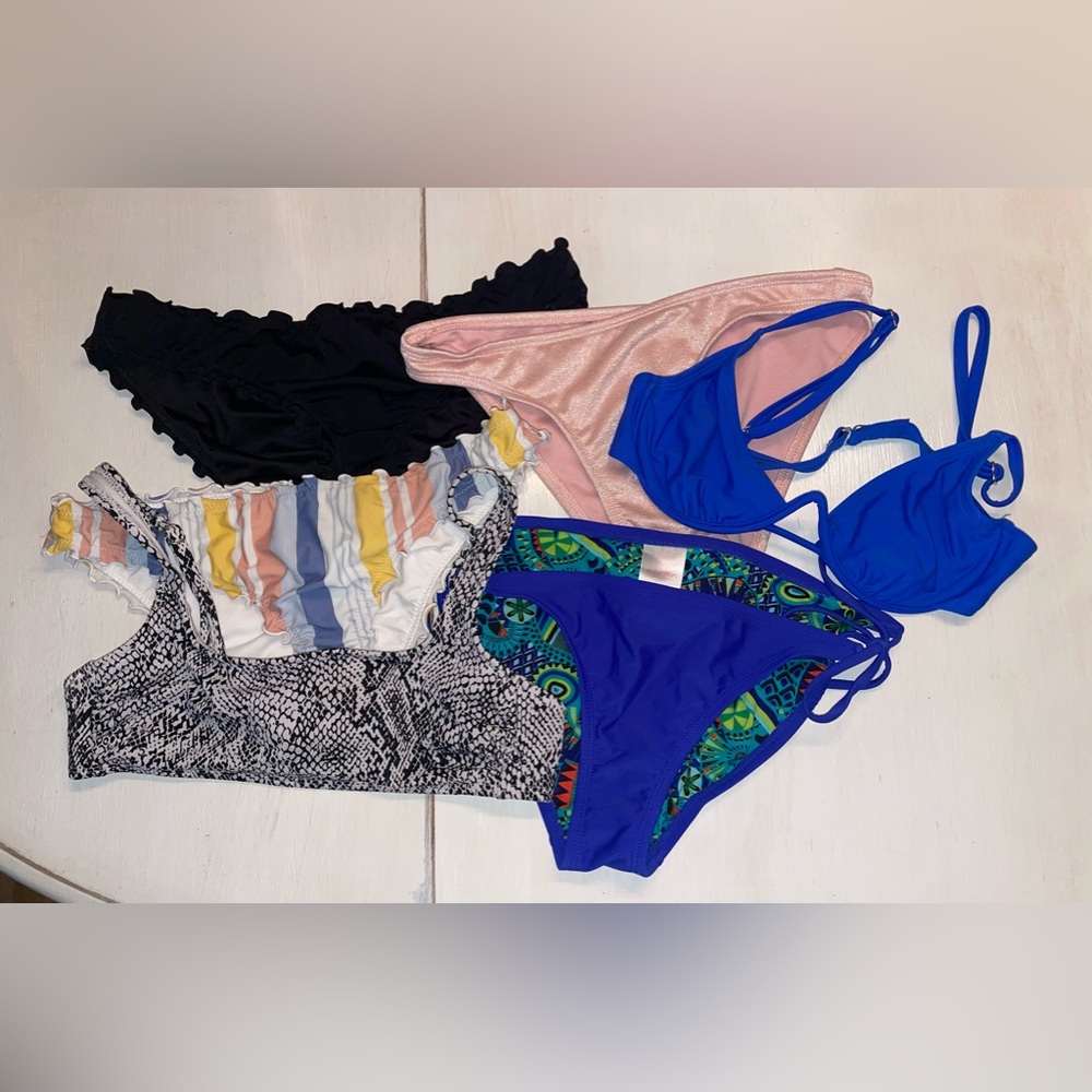 Women/Juniors Set of Medium Swimsuits
